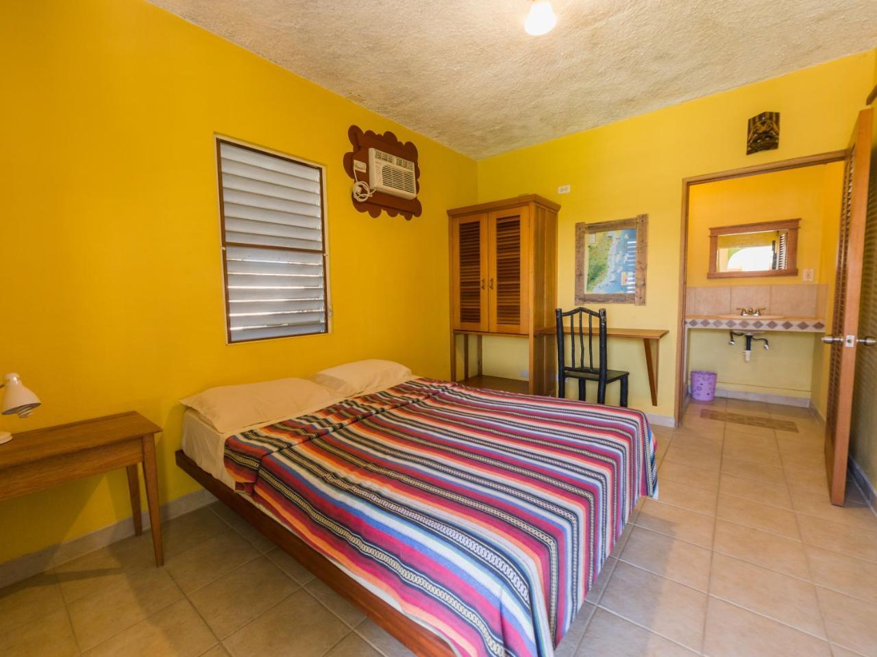 Hostel A Piece Of Ground Punta Gorda Exterior foto