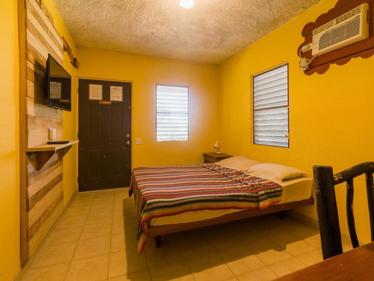 Hostel A Piece Of Ground Punta Gorda Exterior foto