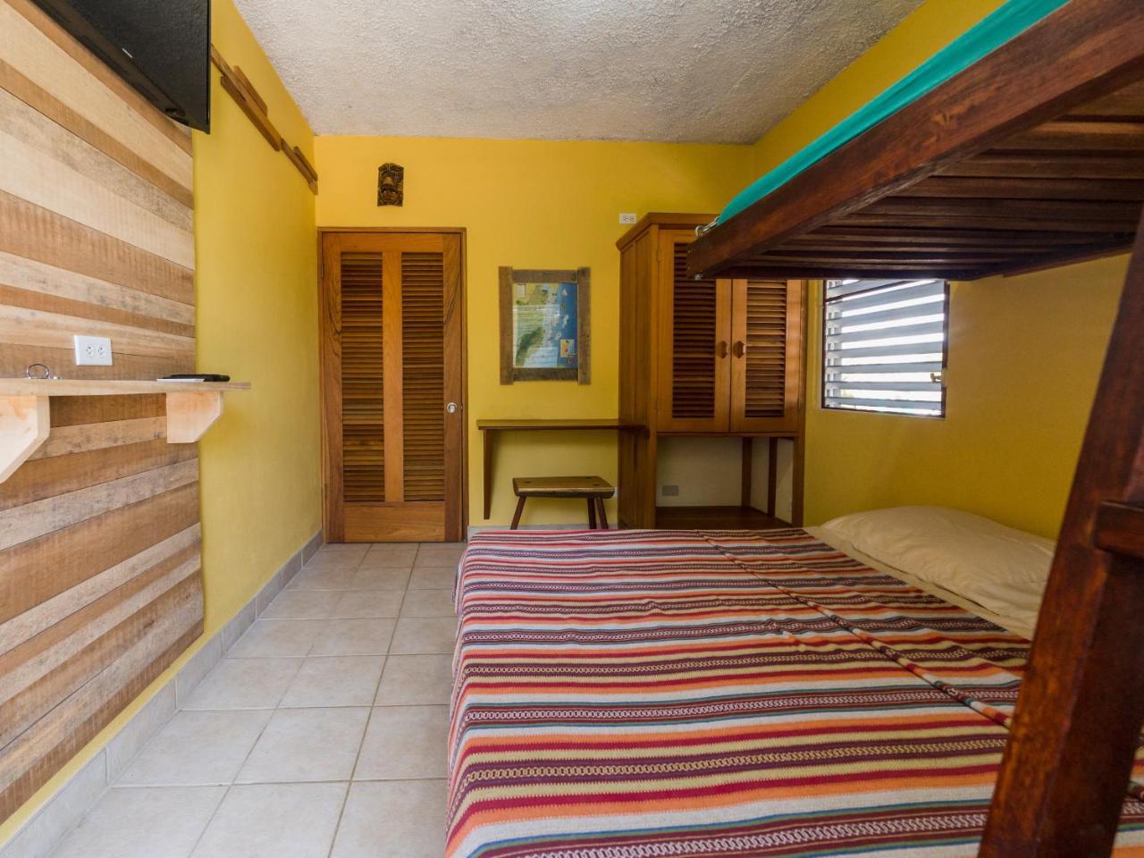 Hostel A Piece Of Ground Punta Gorda Exterior foto