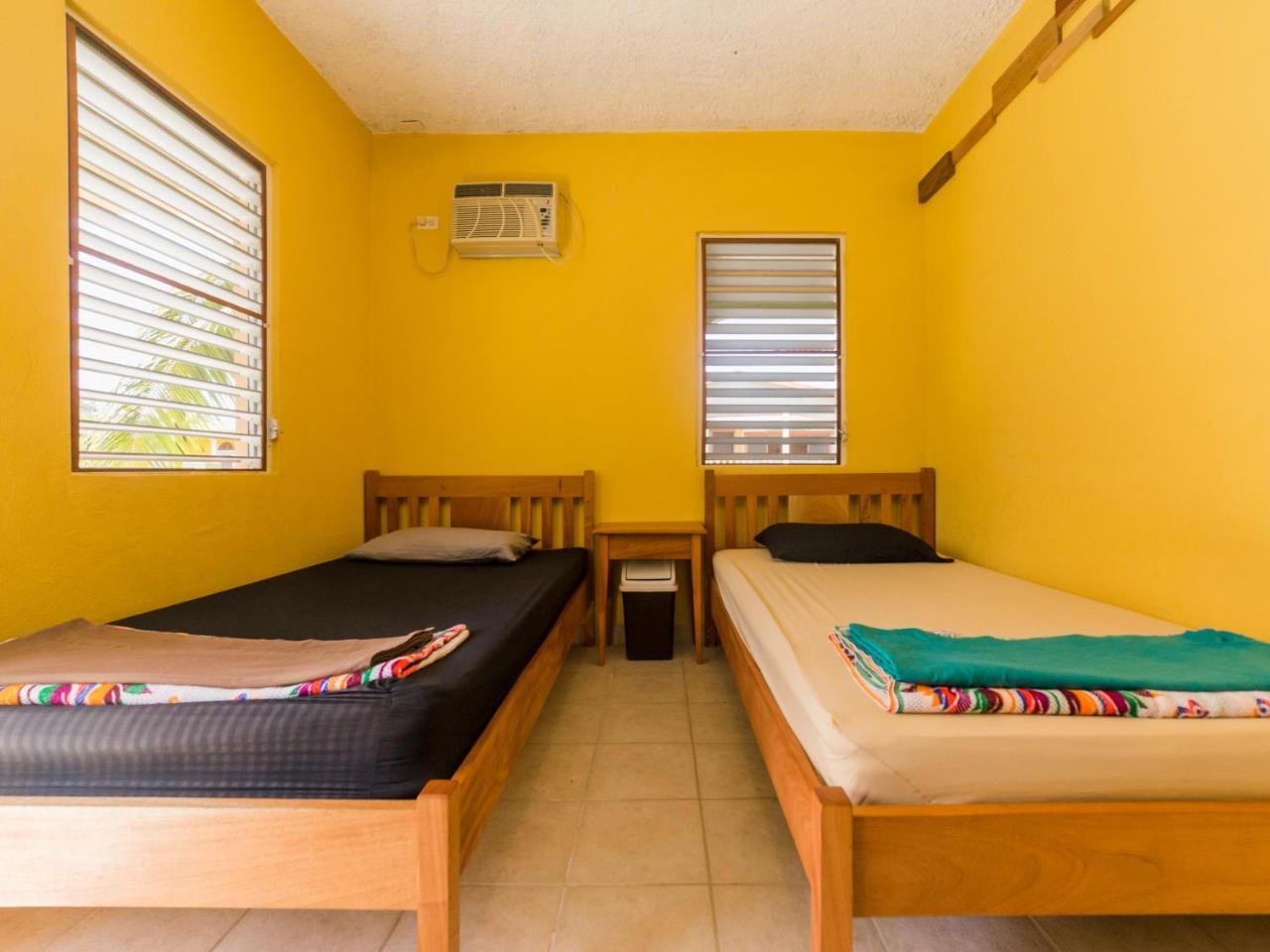 Hostel A Piece Of Ground Punta Gorda Exterior foto